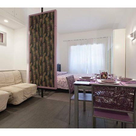 My Purple Apartment In The Center Of ローマ エクステリア 写真